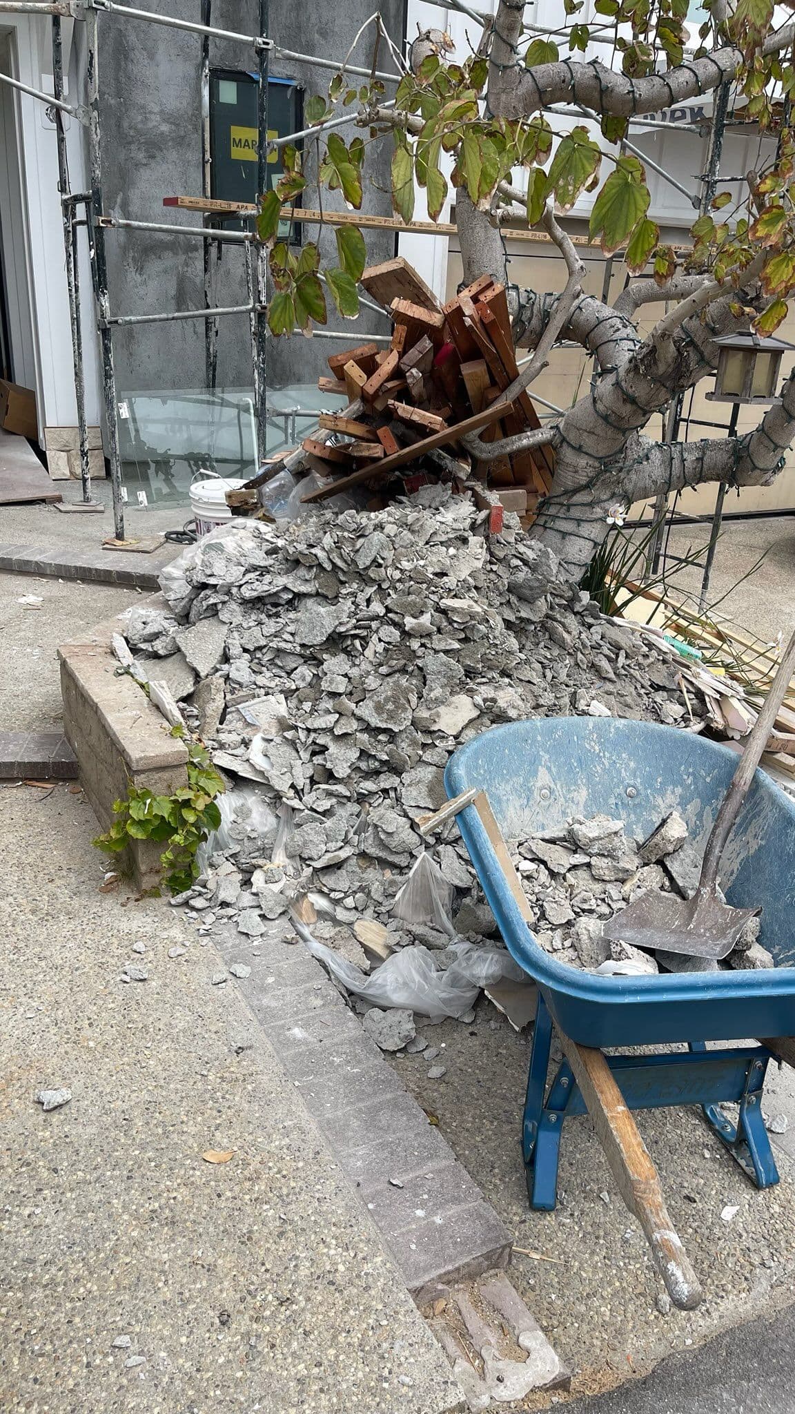 Laguna Beach Junk Removal Clears Construction Debris